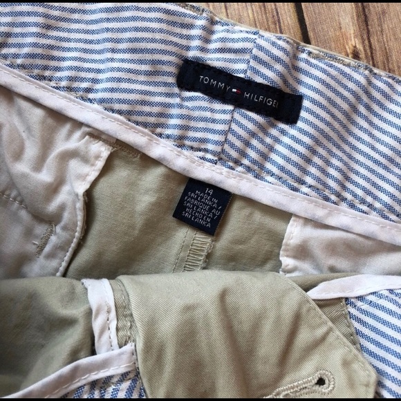 Women’s Tommy Hilfiger Chino Shorts - Picture 2 of 4